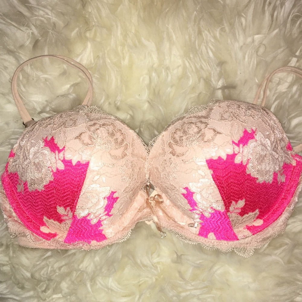 NWT Victoria Secret Very Sext Lace Push Up Bra 34c